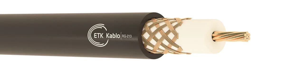 50 Ω koaksijalni RF kabl, licnasti Cu provodnik (7×0,70 mm), dielektrik od punog PE (Ø 7,25 mm), jednostruki ekran od Cu opleta, bezhalogeni PE plašt; za radio i radarske sisteme.