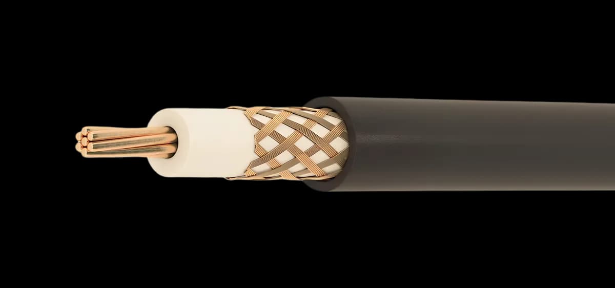 50 Ω koaksijalni kabl, pleteni Cu provodnik 7×0,90 mm, dielektrik od punog PE (Ø 7,20 mm), ekran od žarenog bakarnog opleta, bezhalogeni PVC/PE plašt; za CB radio i prenos podataka.