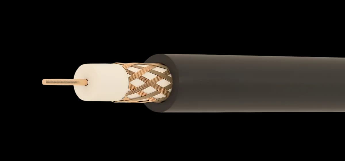 75 Ω koaksijalni video kabl, pun Cu provodnik (Ø 0,6 mm), dielektrik od punog PE, ekran od bakarnog opleta, bezhalogeni PVC/PE plašt; za prenos videa do 1 GHz.